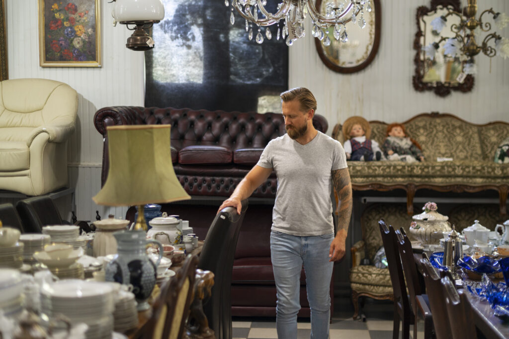 online auction home decor
